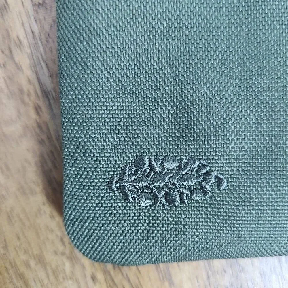 Free People Movement Green Phone Sling NWT FP Movement Green Phone Case